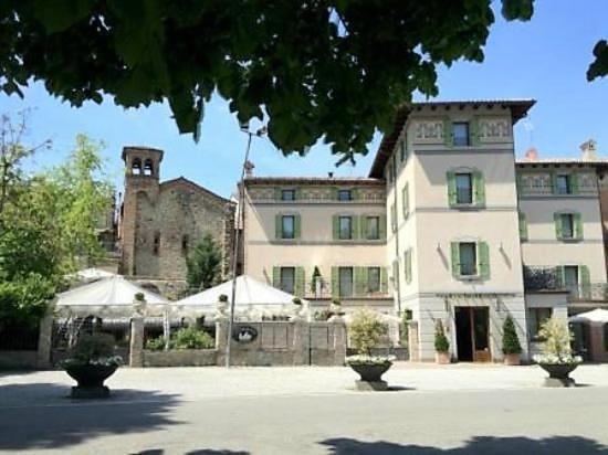 Cora Hotels Leon d'Oro CastellʼArquato Extérieur photo