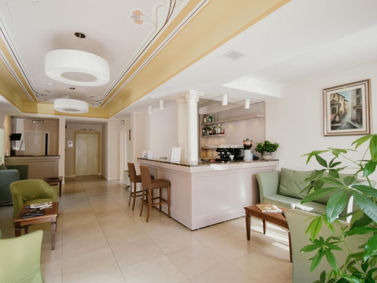 Cora Hotels Leon d'Oro CastellʼArquato Extérieur photo